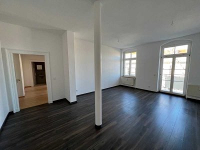 Komfortabel Wohnen in schönem Altbau * 3-Zi.-WE zur Hofseite * Balkon+Gäste-WC * Denkmalschutzobjekt