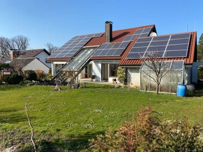 Großzügiges Einfamilienhaus mit sonnigem Garten in Ortsrandlage