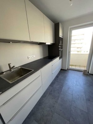 Goethestraße ! Helle moderne 2-ZW,  53m²,  großer Balkon, 4. OG mit Aufzug