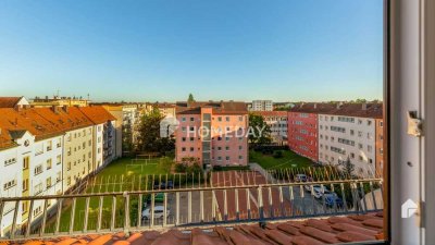 Großzügig geschnittene Dachgeschosswohnung mit schönem Ausblick über Fürth