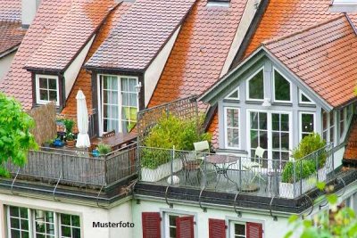 Dachgeschoss-Wohnung, Terrasse, Garage und Stellplatz