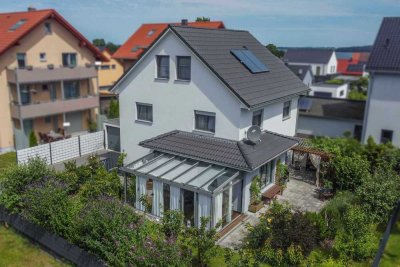 Fußläufig zum Strelasund: Energieeffizientes Familienidyll mit Wintergarten und viel Platz