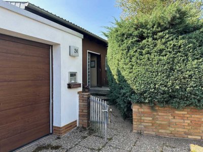 Schöner Bungalow mit großem Naturgarten und kleinem Garten-Pool