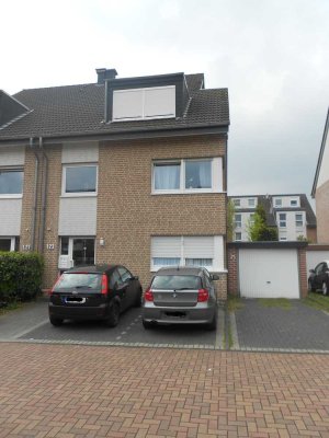 Neuwertige Maisonette-Wohnung mit 3,5 Zimmern und 2 Balkonen in Wesel (Kreis)