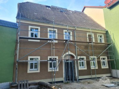 PRIVAT-EINFAMILIENHAUS IN ZENRALER LAGE MIT GARTEN UND BLICK AUF DAS HISTORISCHE SCHLOSS