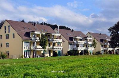 Sechsfamilienhaus, Terrasse, Garten