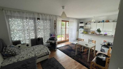 Helle 2-Zimmer-Wohnung mit Terrasse und Garten