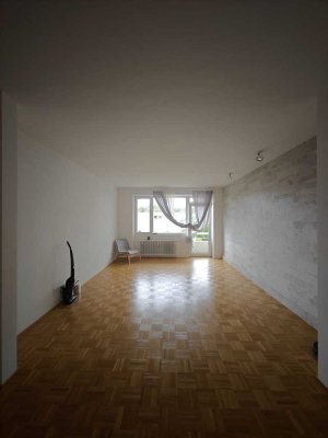 Exklusive 3-Zimmer-Wohnung mit Balkon, EBK, Tiefgaragenstellplatz in München (Bogenhausen/Denning)