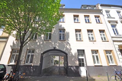 Im Herzen von Ehrenfeld - ruhig gelegen EG Terrassen Wohnung - WG geeignet! Befristeter Mietvertrag!