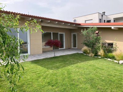 Moderner Bungalow mit Seeblick auf den Neusiedler See!