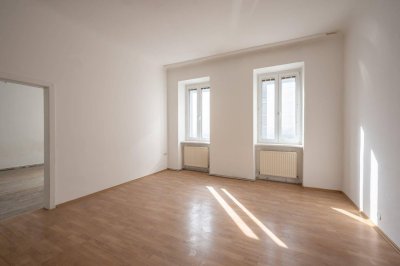 +++NEU+++ Sanierungsbedürftige 3-Zimmer Altbau-Wohnung, großes Umbaupotenzial