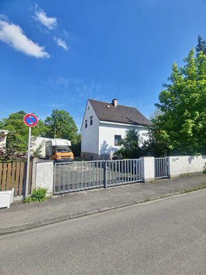 Sanierung oder Neubau - EFH mit großem Bungalow auf attraktivem Grundstück - Provisionsfrei!