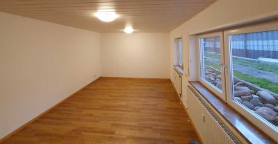 1-Zimmer-Souterrain-Wohnung mit optimaler Lichtausbeute! teil. möbliert.