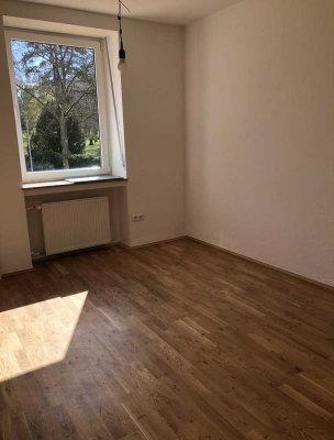 Moderne 2 ZKB Wohnung mit Einbauküche und Parkettböden – Perfekte Lage zwischen Innenstadt & Campus