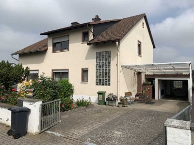 Sehr schönes freistehendes 2-Familienhaus mit Garten und Garage