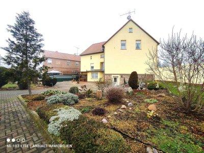 Exquisite Villa mit großem Grundstück