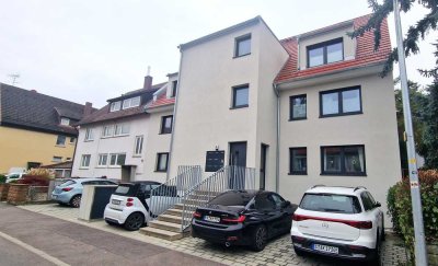 Attraktive 2-Zi.-Whg. * exkl. Ausstattung * SW-Balkon * EBK, PKW-Stellplatz, BJ 2022