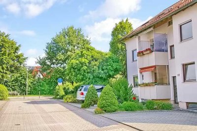 Leerstehende 2-Zimmer-Wohnung mit Einzelgarage in schöner sehr ruhiger Lage