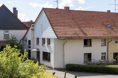 Grundsolide Fachwerk-Doppelhaushälfte in ruhiger Dorflage von Amelsen