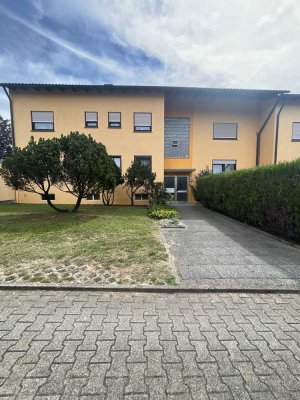 Schöne 2 Zimmer-DG-Wohnung mit sonniger Loggia und Einzelgarage in beliebter Lage