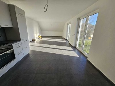 mehrer Wohnungen verfügbar!(76m²-88m²) u.a.: Helle Dachgeschoßwohnung mit Terrasse&EBK im Erstbezug