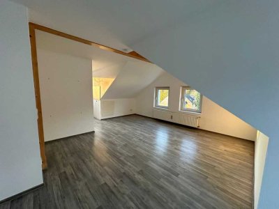 3-Zimmer-Dachgeschosswohnung mit Balkon in Bergisch Gladbach