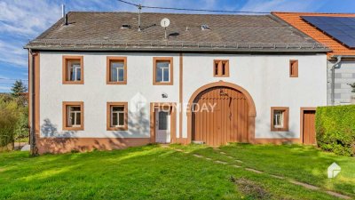 Haus in Dornröschenschlaf - DHH mit ca.112 m² Nutzfläche & viel Gestaltungsspielraum