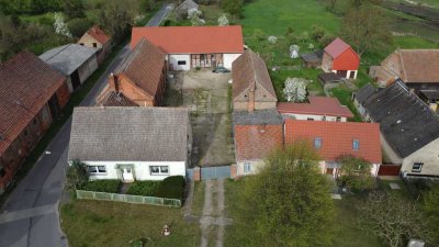 Idyllischer Dreiseitenhof bei Friesack