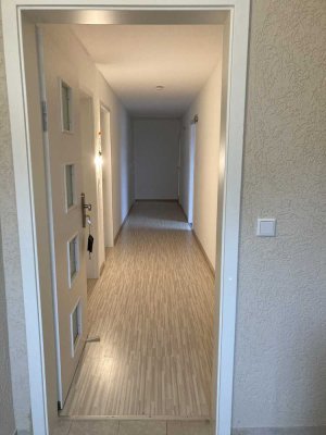 Helle Dachgeschosswohnung mit Blick ins Grüne