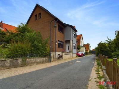 Einfamilienhaus mit zwei Einliegerwohnungen in separatem Gebäude - Brüggen, Gronau, Hildesheim.