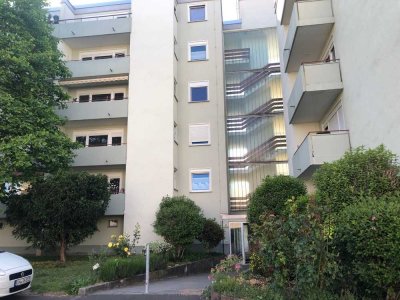 Stilvolle 2-Zimmer-Wohnung mit Balkon in Maintal