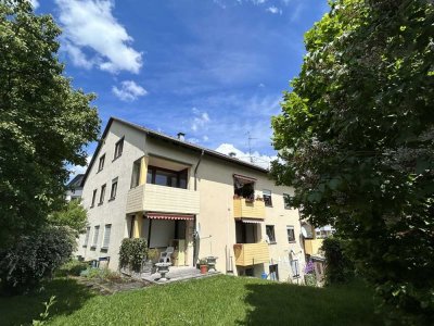 Großzügige 3,5-Zi.-Wohnung mit sonnenverwöhntem Balkon in zentraler Lage - sofort bezugsfrei!