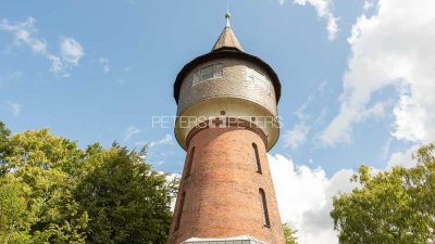 + Wohnen und Arbeiten im Wasserturm Pinneberg  +