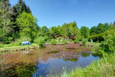 Traumhaftes Landhaus mit eigenem Teich bei Tutzing!