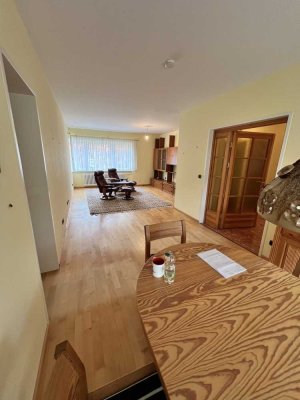 BELLE ETAGE 3-Zimmer-Wohnung mit Balkon & Stellplatz – 1. Etage im ruhigen Zehlendorf, 90 m²