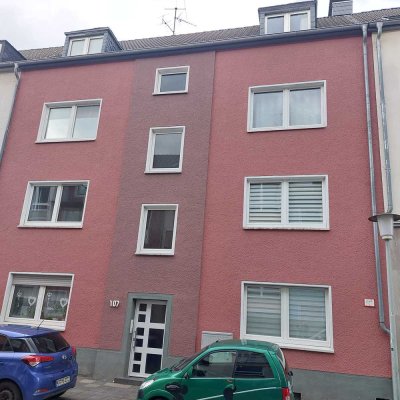 8 Familienhaus, Top-vermietet in Krefeld Cracau