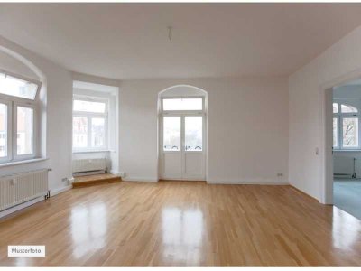 Provisionsfrei Etagenwohnung in 90489 Nürnberg, Emilienstr.