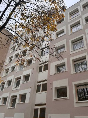 Charlottenburg: Eislebener Str: VERMIETETE 1-Zi-Whg, 40m² - 4.OG + SÜD-Balkon - kündbar in 9 Monaten