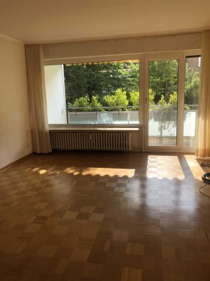 Schöne gut aufgeteilte 3 Zimmer Wohnung mit Balkon