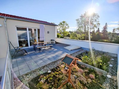 2-Zi.-Dachterrassenwohnung mit EBK und Carport