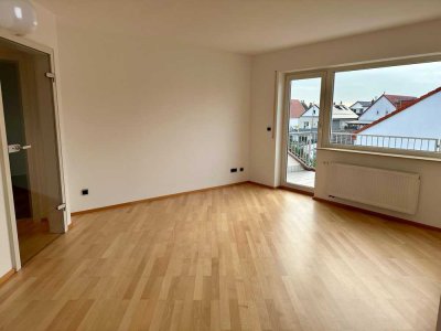 Exklusive ruhige 3-Zimmer-Dachgeschosswohnung mit Westbalkon in Griesheim