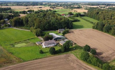 Großer Hof in Angeln - Scheune und 2 ha Koppeln am Haus