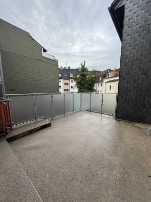 Renovierte 2 Zimmer Wohnung mit großer Terrasse in Essen Kupferdreh