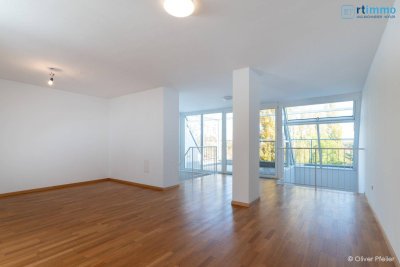 PROVISIONSFREI: MODERNE, HELLE 3-ZIMMER DG-MAISONETTE MIT TERRASSE - IDEAL FÜR PENDLER!