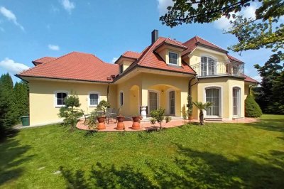 Aidenbach - Traumhaft - Einfamilienhaus Villa am Park!