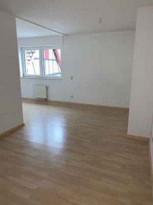 Modernisierte 3-Raum-Wohnung mit Balkon in Euskirchen