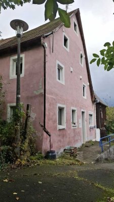 Günstiges sanierungsbedürftiges Einfamilienhaus in Hartenstein