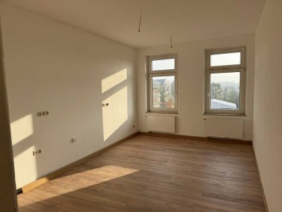 4 Zimmer-Wohnung mit großer Wohnküche nach Süden, Bad mit Tageslicht und Wanne