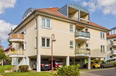 Modernes Wohnhighlight in Seenähe: Renovierte 2-Zimmer-Wohnung mit Loggia und Carport