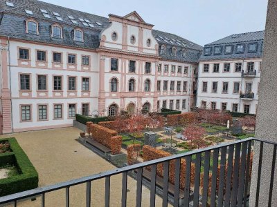 Stilvolle 3 Zimmer Wohnung im historischen Dalbergerhof in der City